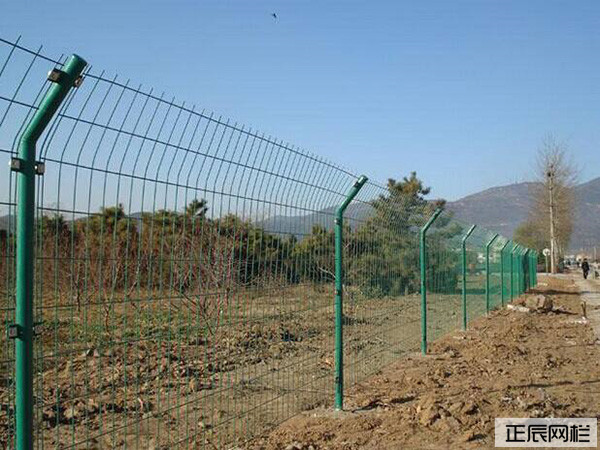 1646728221114815.jpg 網(wǎng)狀護(hù)欄多少錢一米