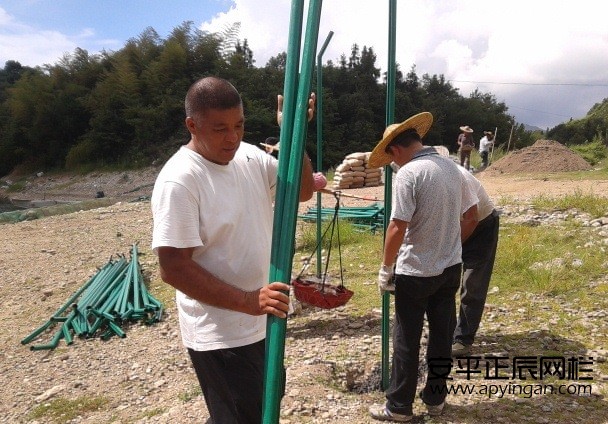 光伏電站圍欄施工費是多少錢一米 光伏圍欄施工報價