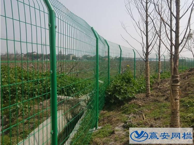 雙邊鐵絲網(wǎng)圍欄