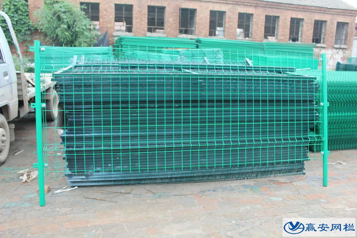 公路護(hù)欄網(wǎng)