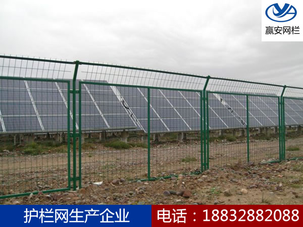 鐵絲網(wǎng)圍欄 鐵絲網(wǎng)圍欄