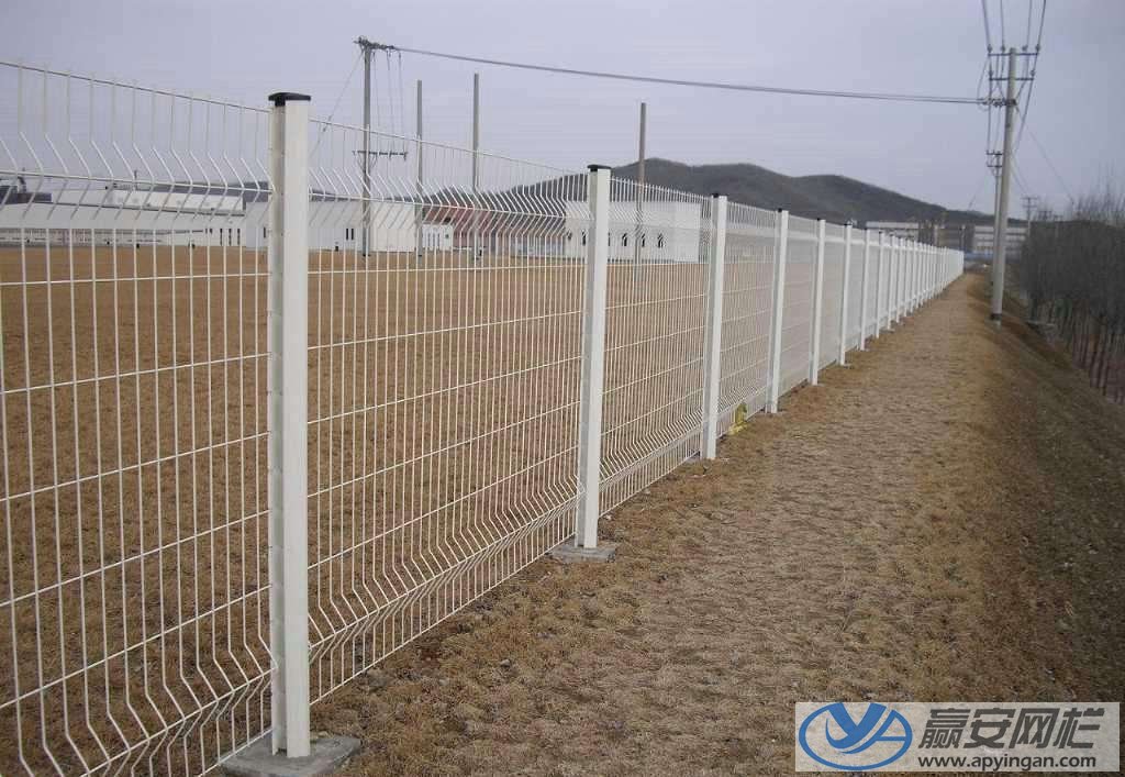 光伏電站防護(hù)圍欄 光伏電站防護(hù)圍欄