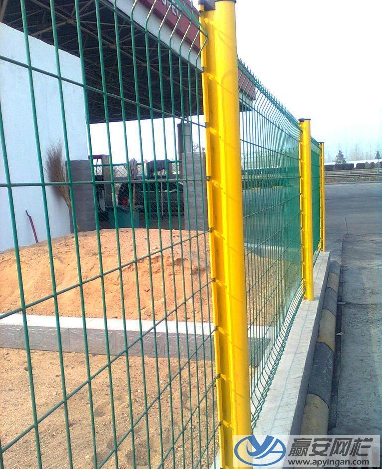 網(wǎng)格圈地護欄圍欄 圈地護欄圍欄