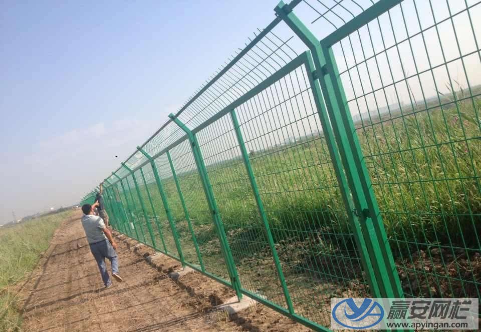鐵絲網圍墻護欄 圍墻護欄