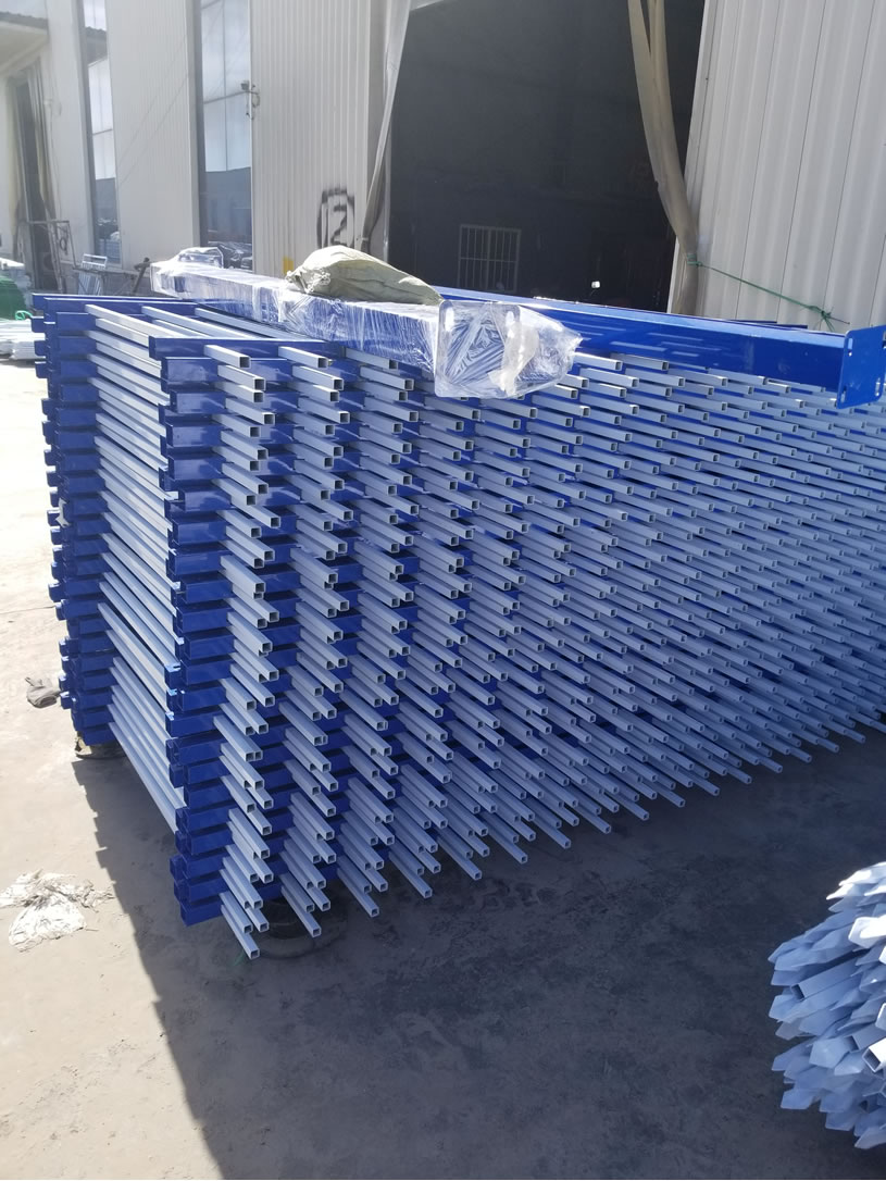 組裝好的鋅鋼護欄 鋅鋼護欄