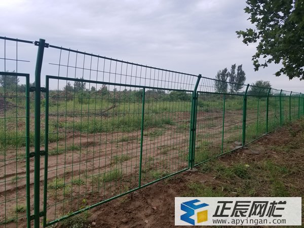 鐵絲網護欄
