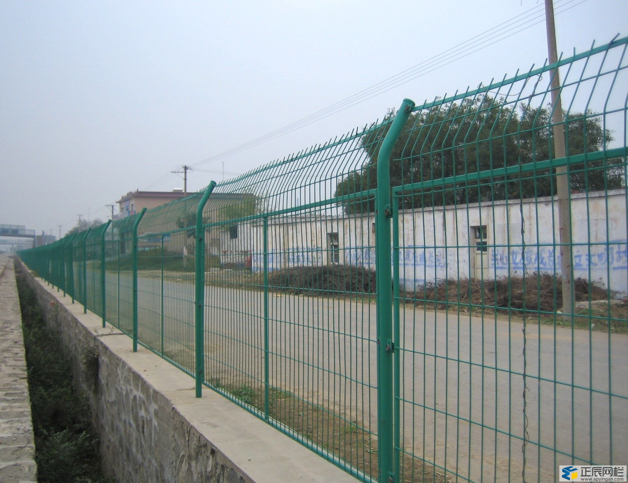 公路護(hù)欄網(wǎng)的表面處理方法