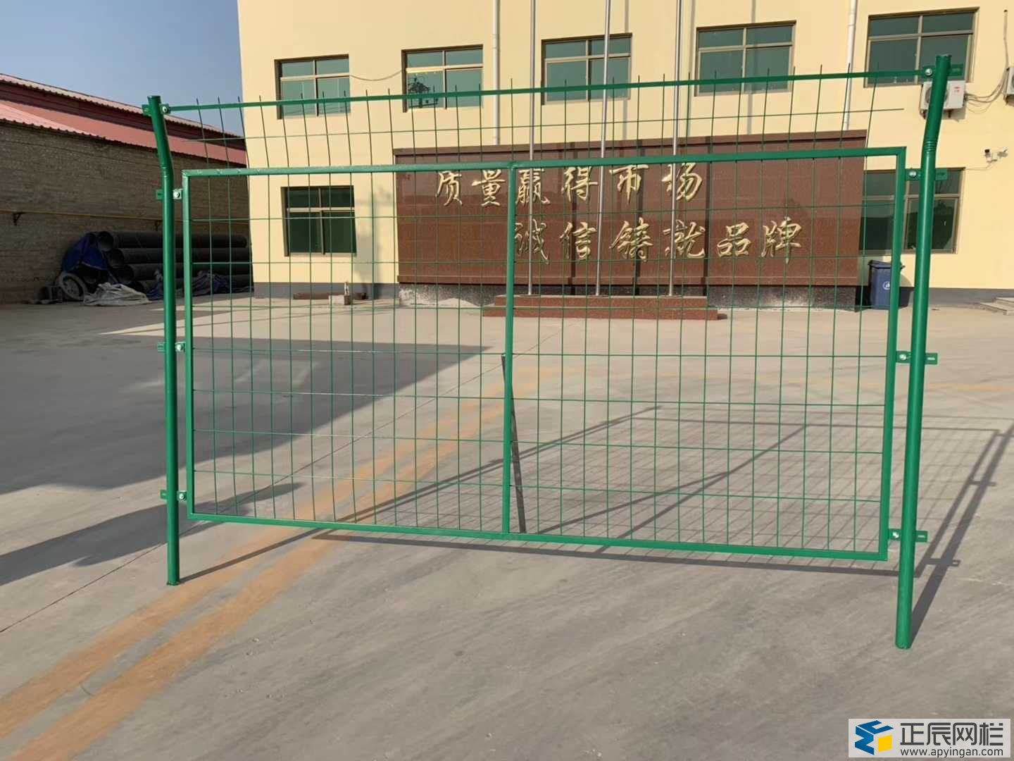 影響公路護(hù)欄網(wǎng)價(jià)格的因素