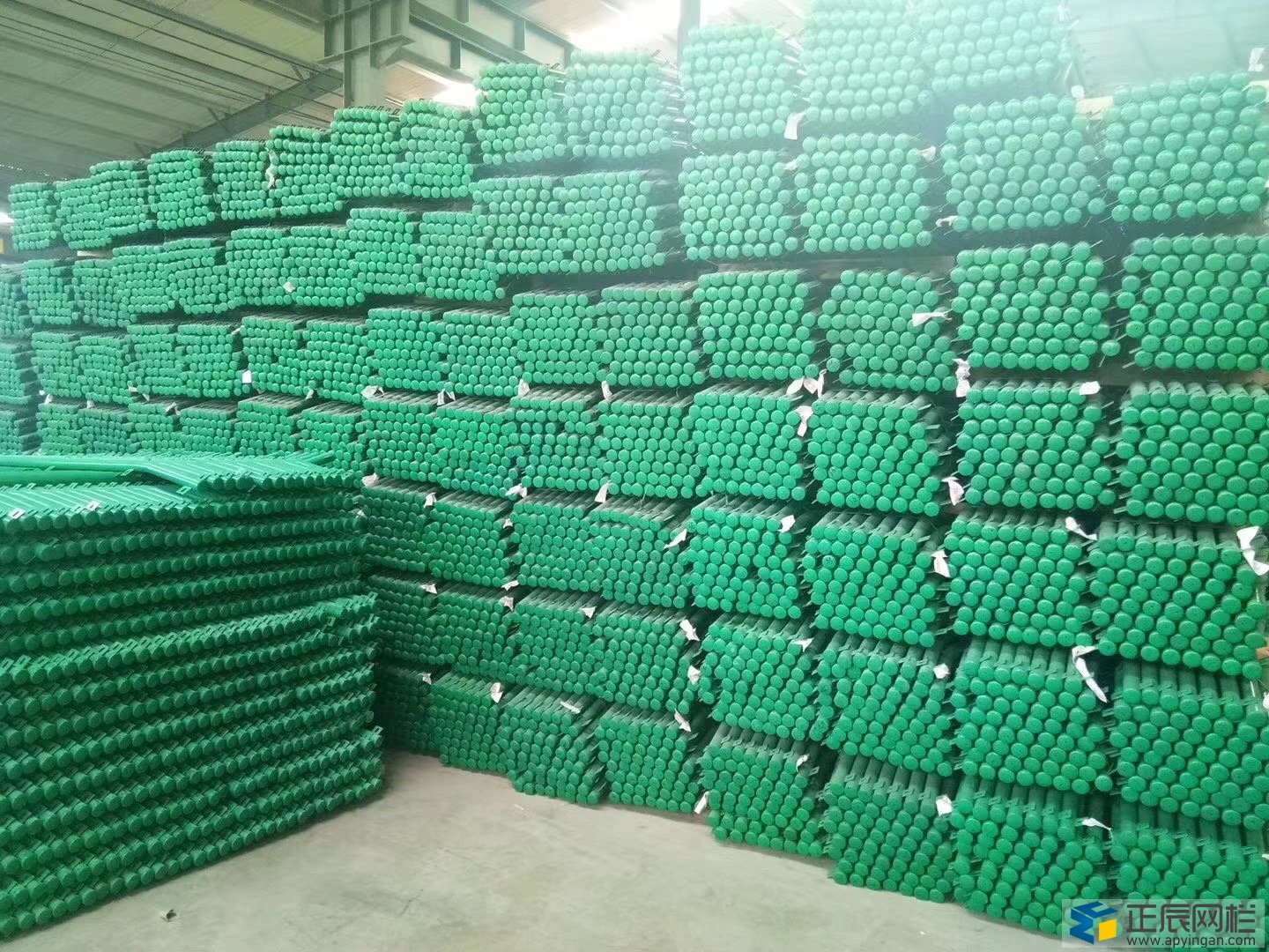 框架護欄網(wǎng)庫存