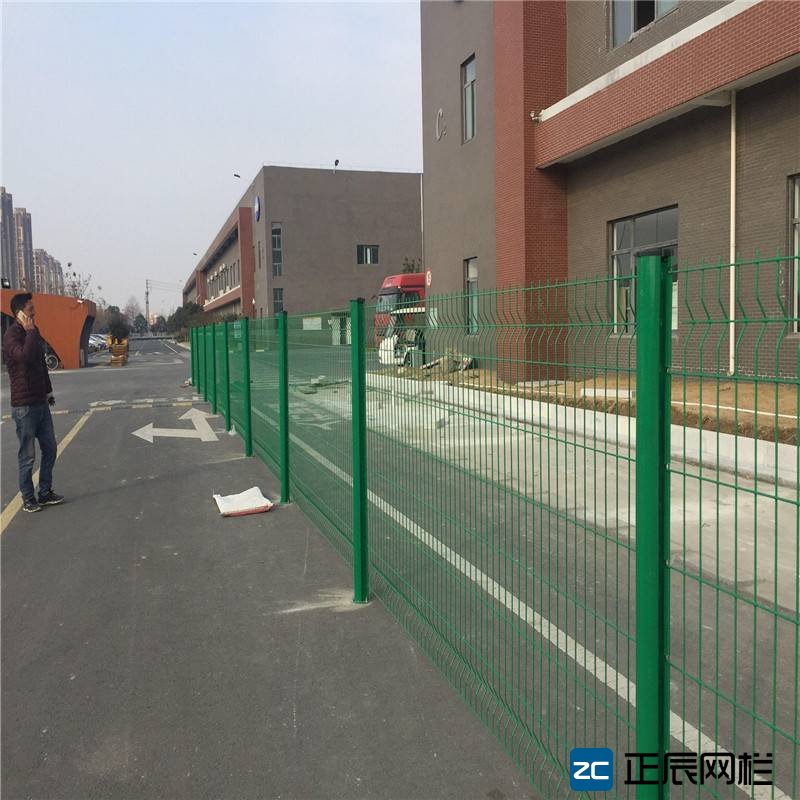 桃型柱護(hù)欄網(wǎng)